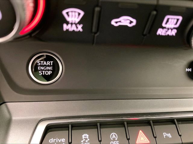 Certified 2025 Audi Q3 2.0T Premium w/ Convenience Package image 32