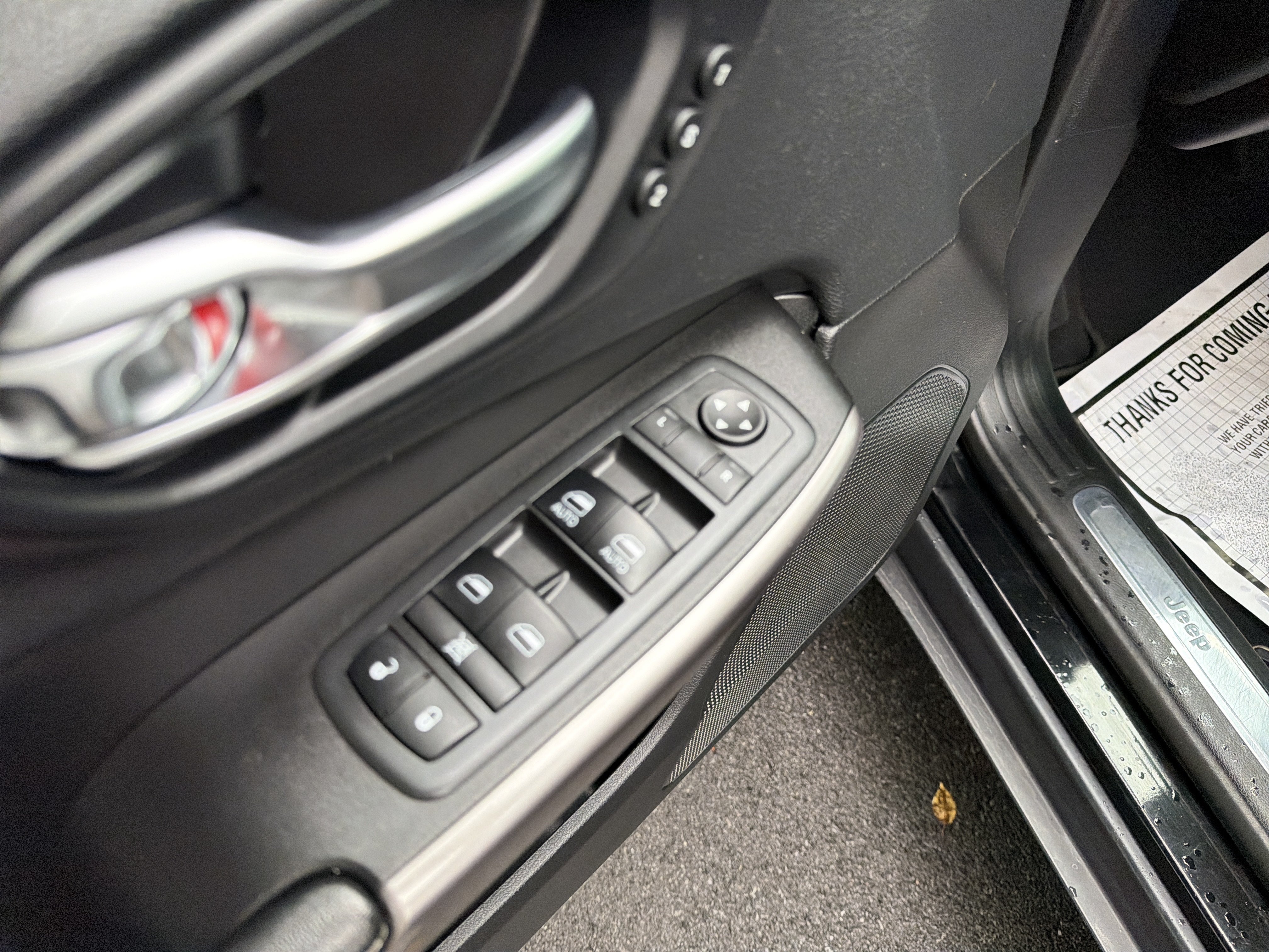 Used 2019 Jeep Cherokee Limited AWD/4WD image 15
