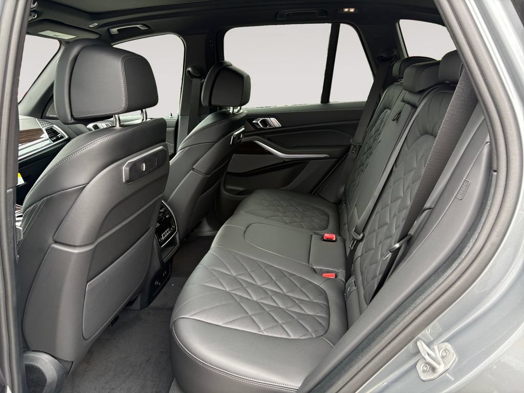 New 2026 BMW X5 xDrive50e w/ Climate Comfort Package AWD/4WD image 13