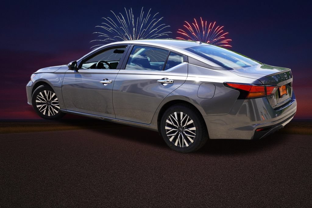 Used 2025 Nissan Altima 2.5 SV FWD image 8