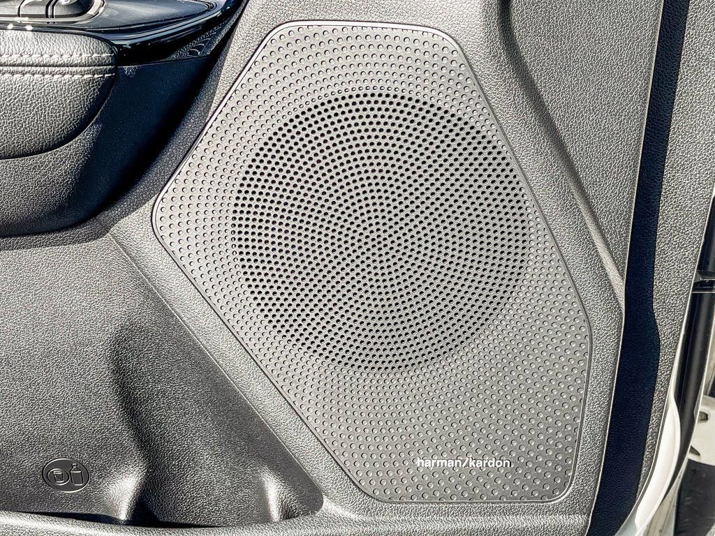 Used 2022 Kia Niro EX Premium image 57