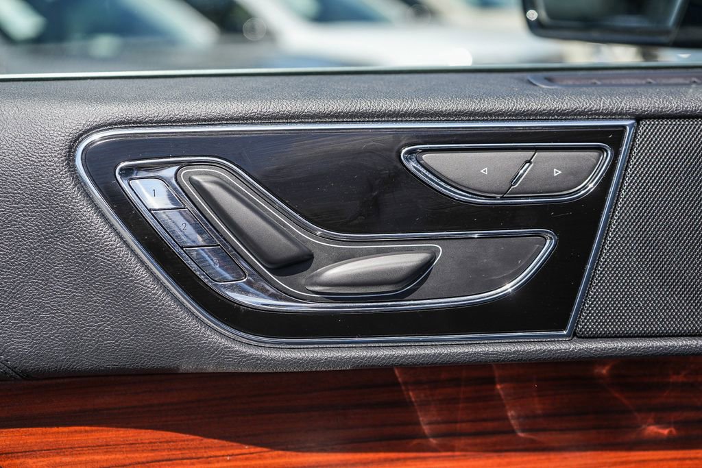 Used 2024 Lincoln Navigator Premiere AWD/4WD image 28