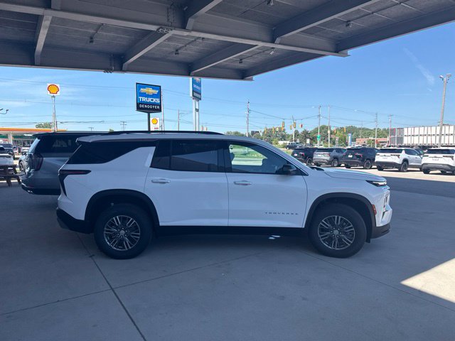 New 2026 Chevrolet Traverse LT w/ Driver Confidence Package AWD/4WD image 8