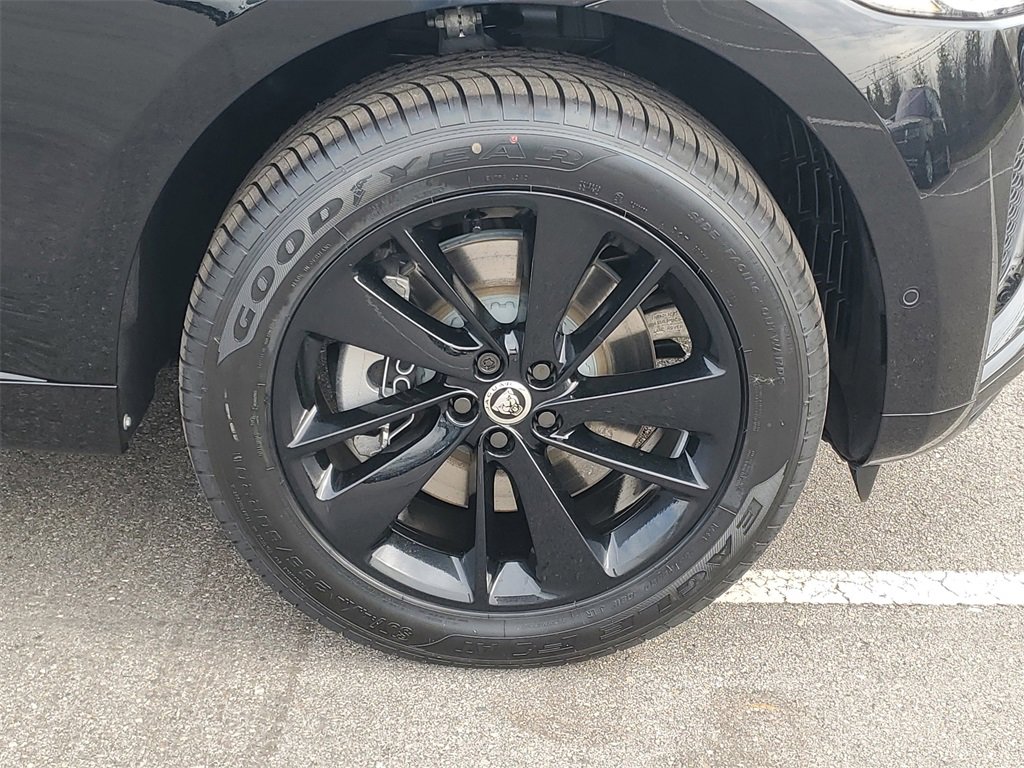 New 2026 Jaguar F-PACE R-Dynamic S image 5