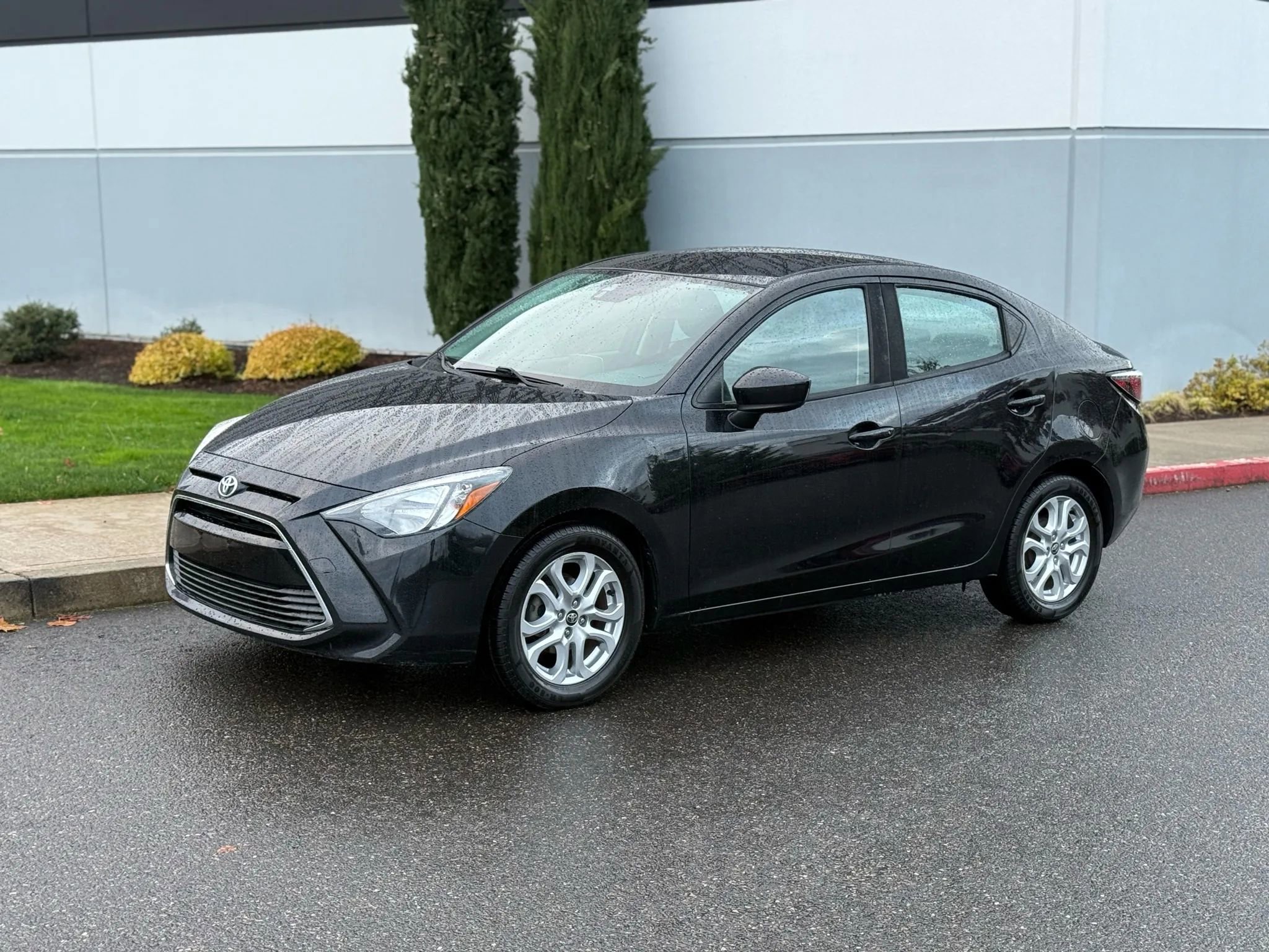 Used 2017 Toyota Yaris iA image 1