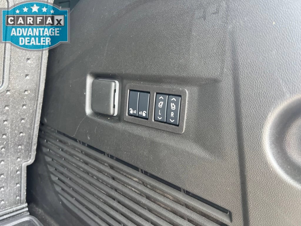Used 2023 Chevrolet Tahoe RST w/ Luxury Package AWD/4WD image 28