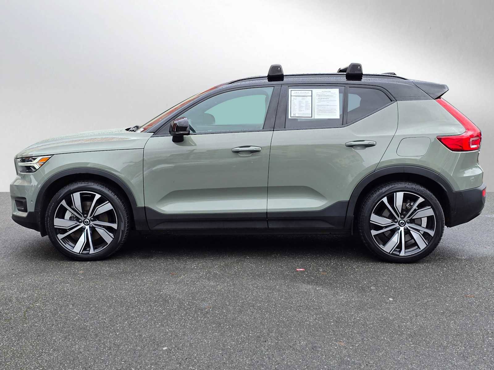 Certified 2022 Volvo XC40 P8 Recharge Ultimate image 14