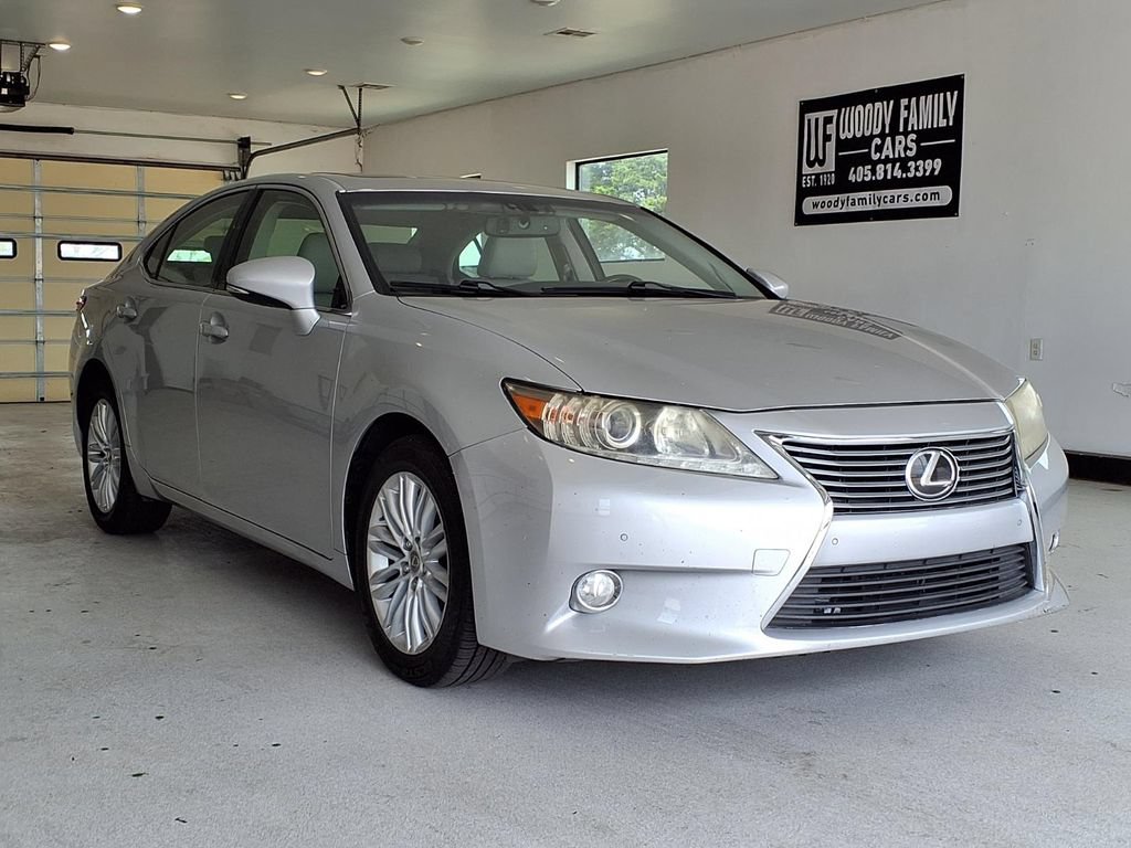 Used 2013 Lexus ES 350 w/ Luxury Pkg FWD image 3