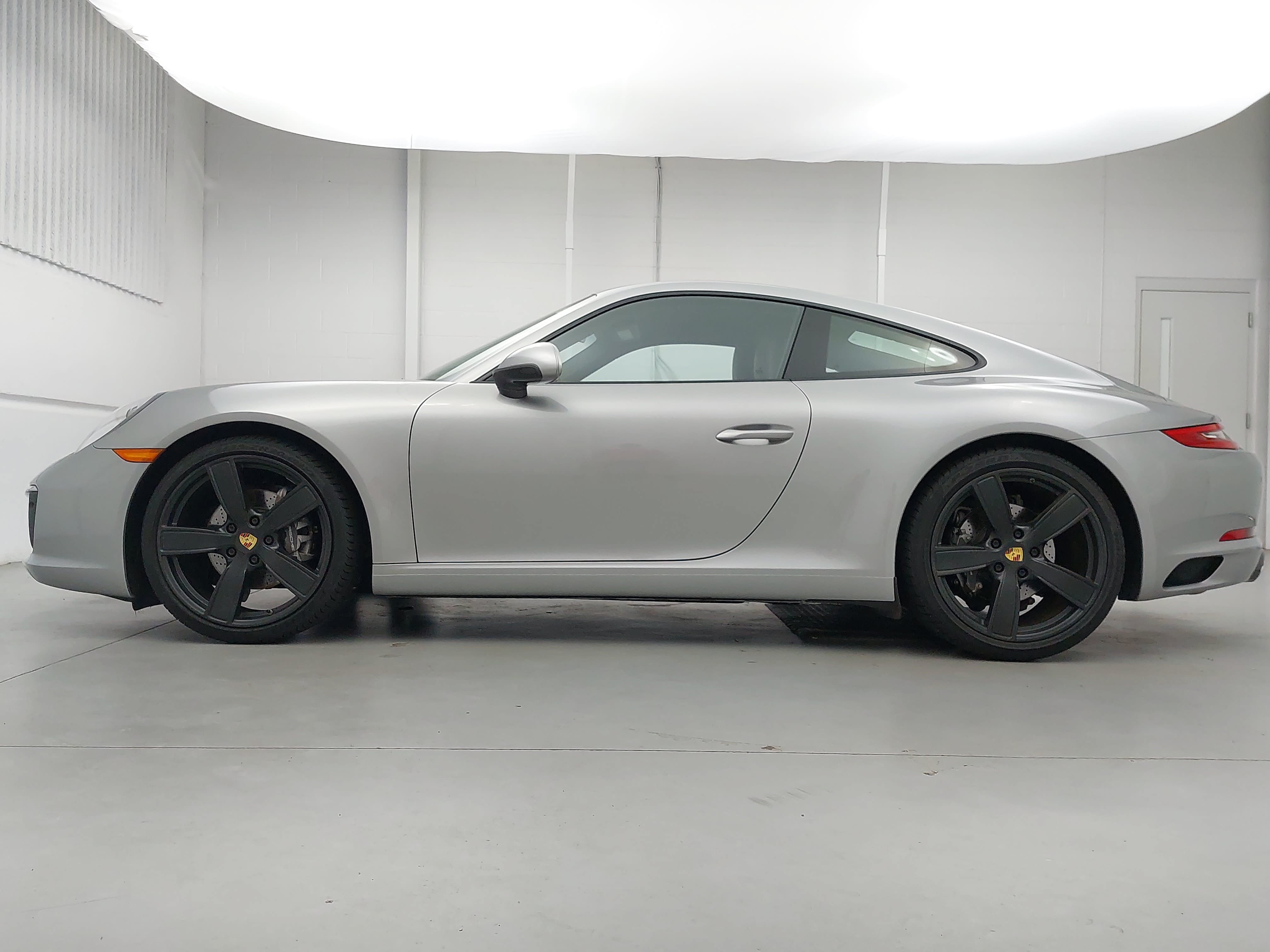 Certified 2018 Porsche 911 Carrera RWD image 2