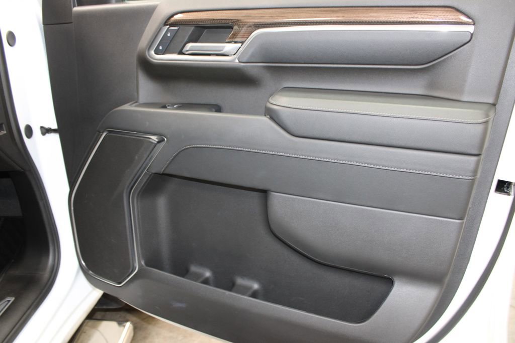 Used 2024 Chevrolet Silverado 3500 LT w/ Convenience Package image 32