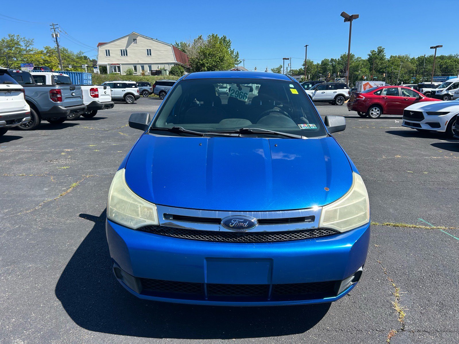 Used 2010 Ford Focus SE FWD image 2