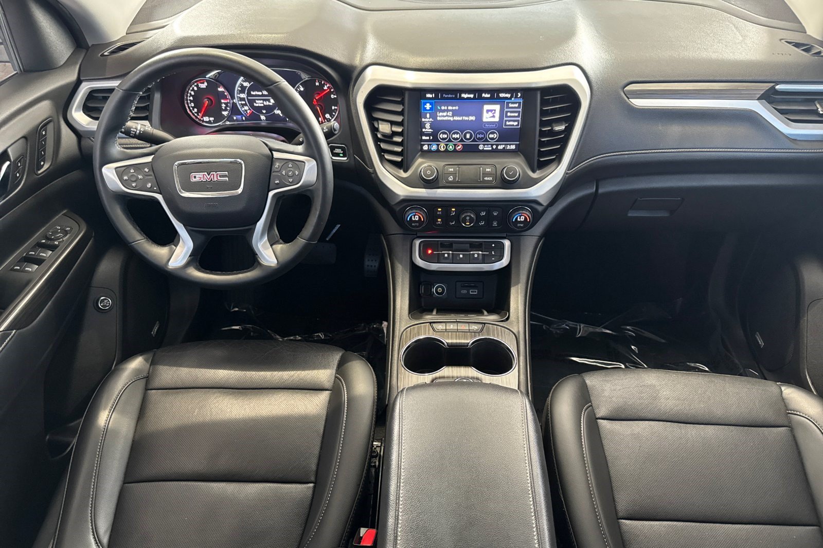 Used 2023 GMC Acadia SLT w/ Technology Package AWD/4WD image 17