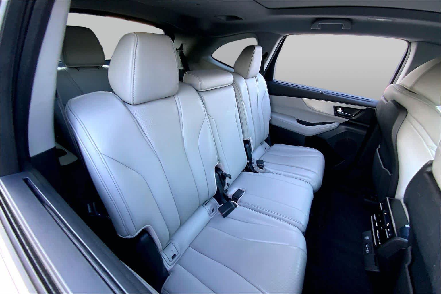 Used 2024 Acura MDX w/ Technology Package FWD image 19