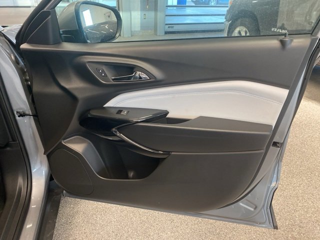 New 2025 Chevrolet Trax LT image 31