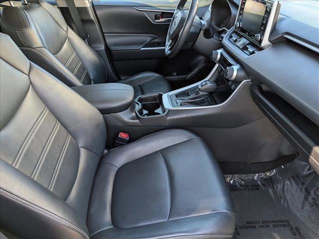 Used 2020 Toyota RAV4 XLE Premium image 20