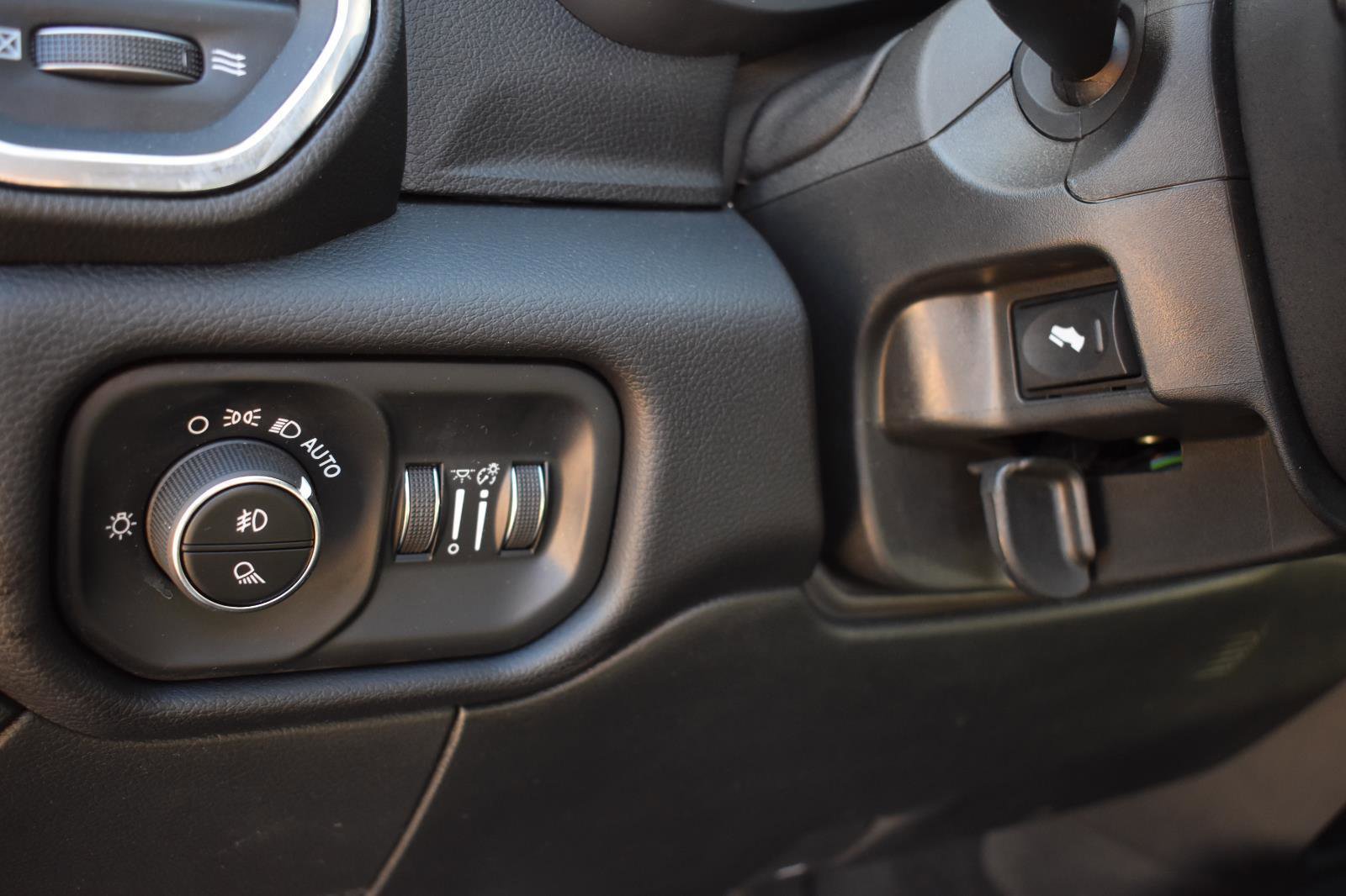 Used 2024 RAM 2500 Laramie w/ Safety Group image 22