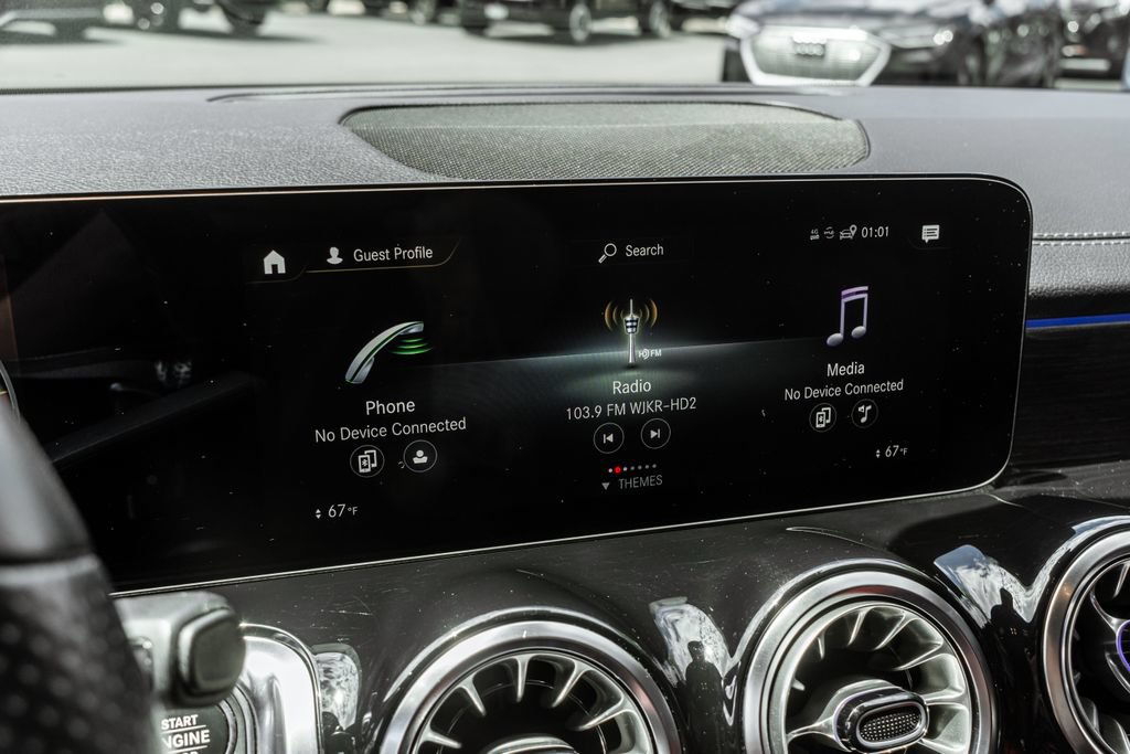 Used 2023 Mercedes-Benz GLB 35 AMG 4MATIC w/ AMG Night Package Plus image 8
