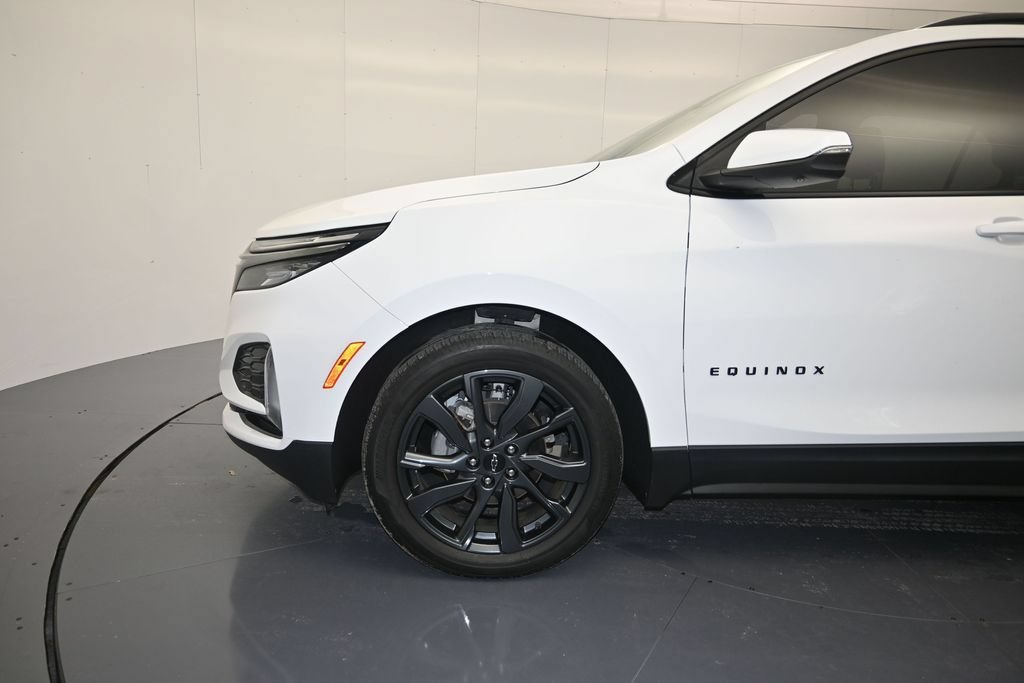 Certified 2022 Chevrolet Equinox RS w/ Infotainment Package FWD image 9