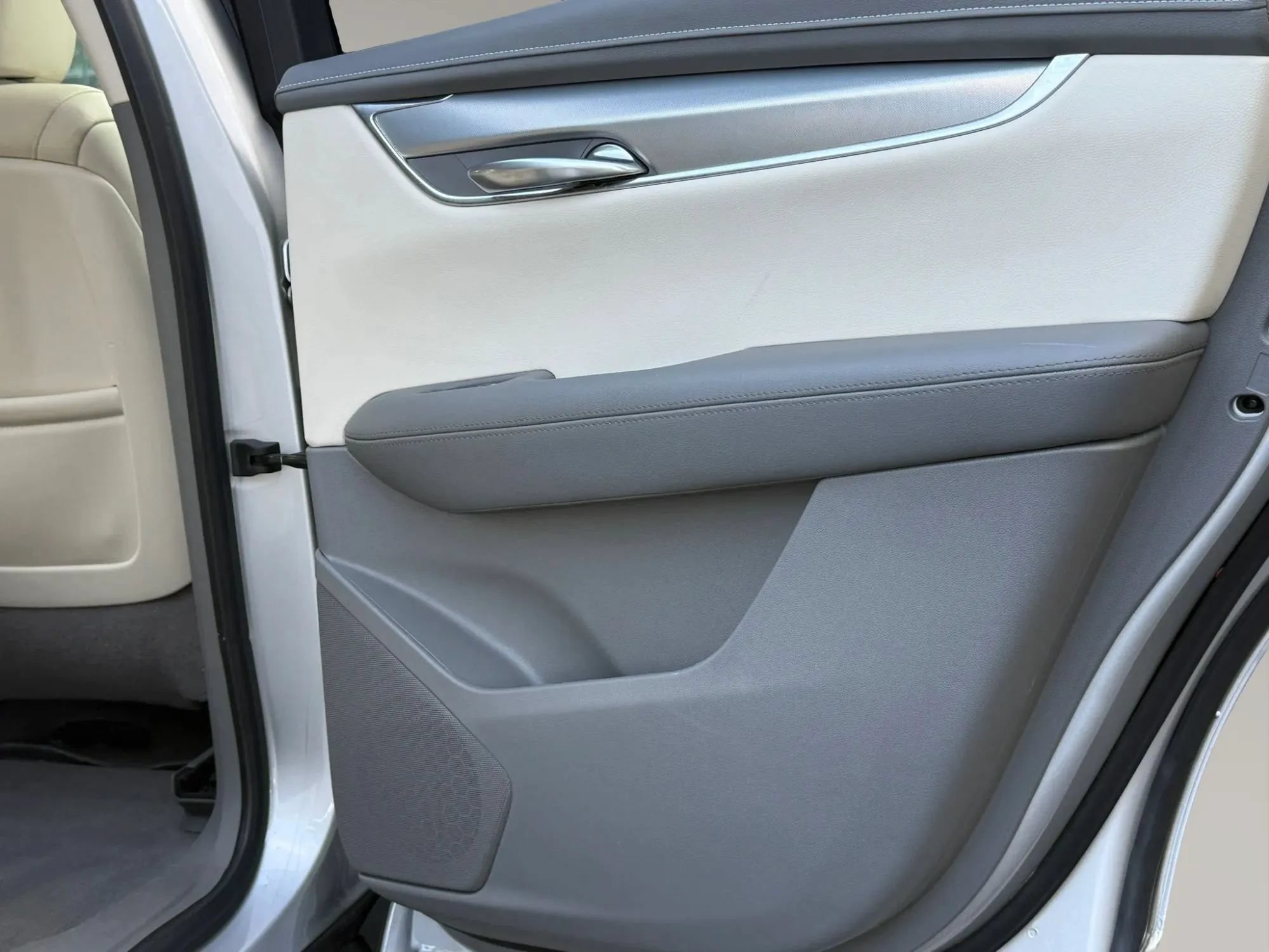 Used 2020 Cadillac XT5 Premium Luxury FWD image 41