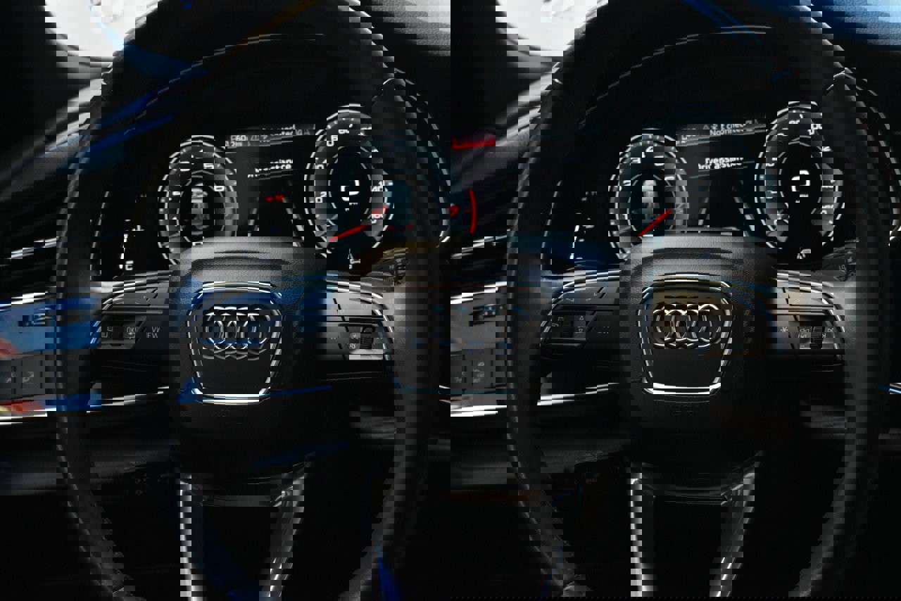 Used 2021 Audi Q8 Premium Plus image 28