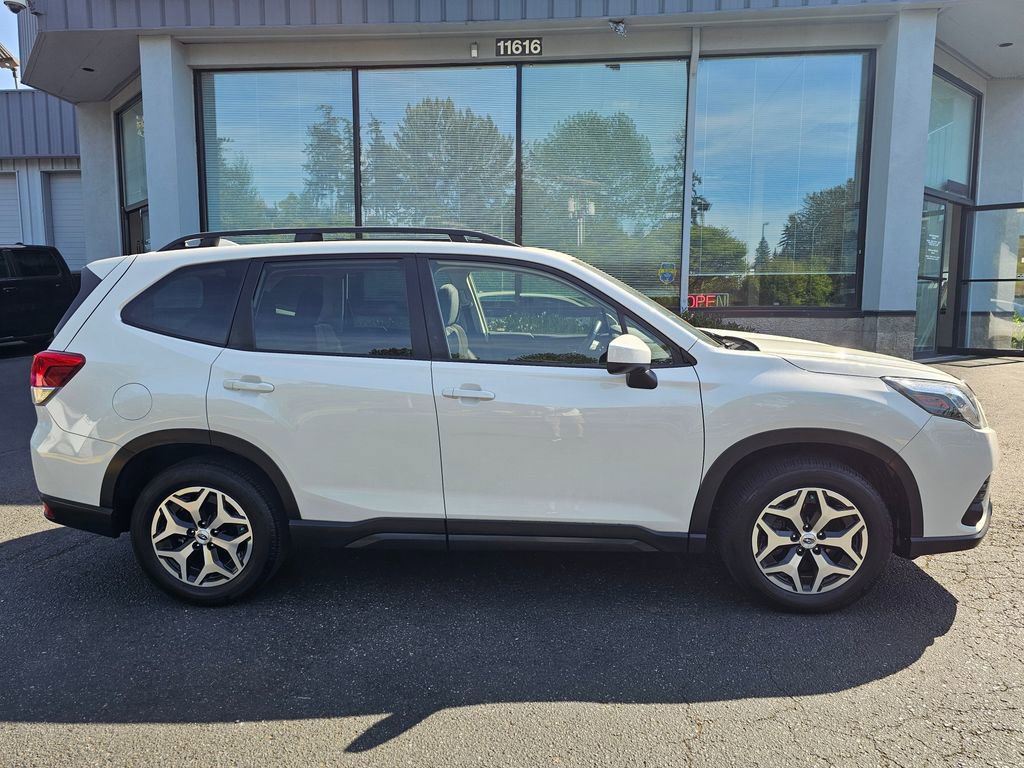 Used 2023 Subaru Forester Premium AWD/4WD image 8