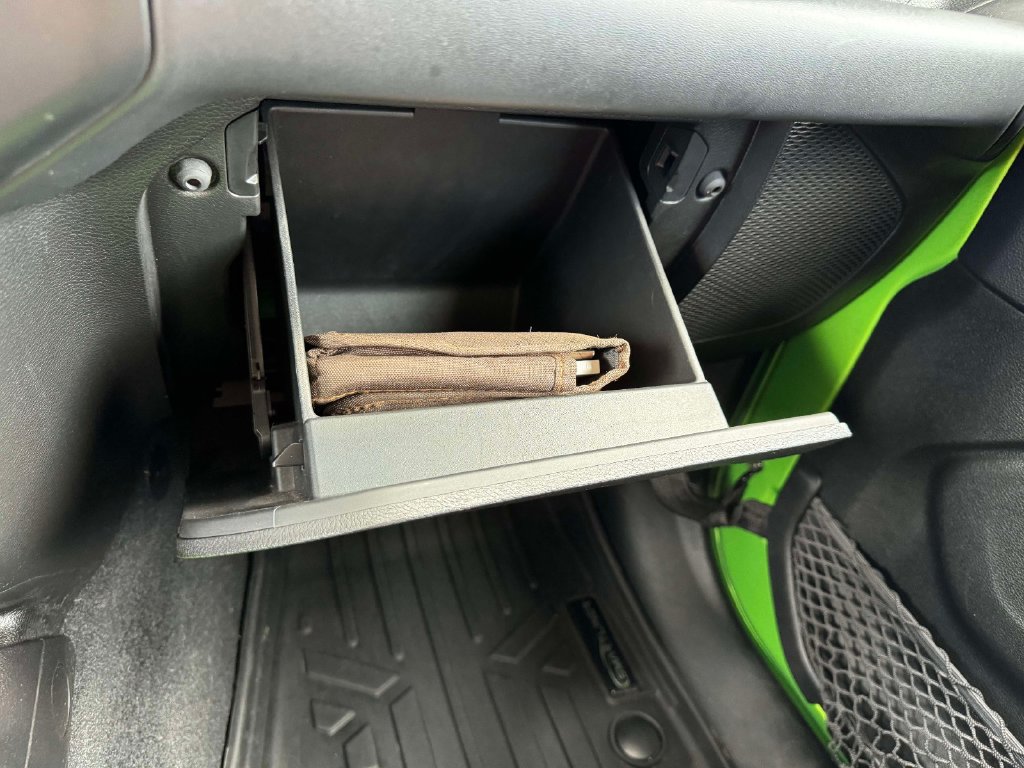Used 2018 Jeep Wrangler Unlimited Sahara AWD/4WD image 30