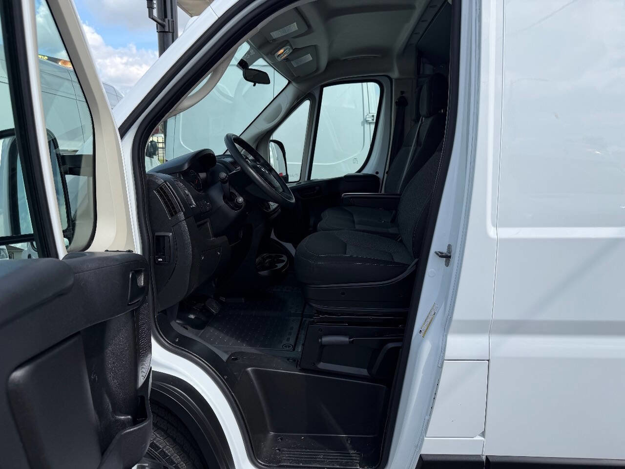Used 2021 RAM ProMaster 1500 image 17