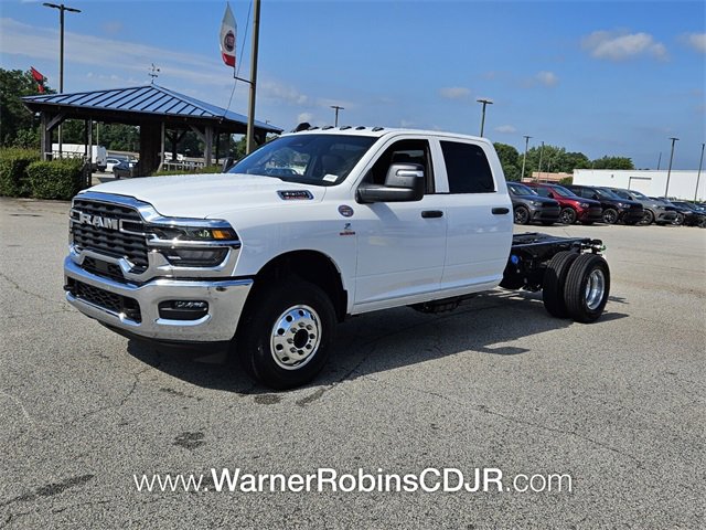 New 2025 RAM 3500 Tradesman w/ Chrome Appearance Group image 3