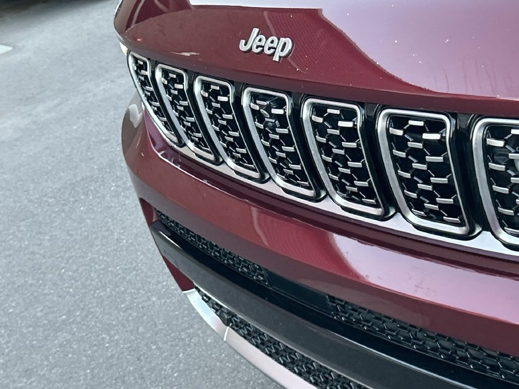Used 2022 Jeep Grand Cherokee L Summit AWD/4WD image 31