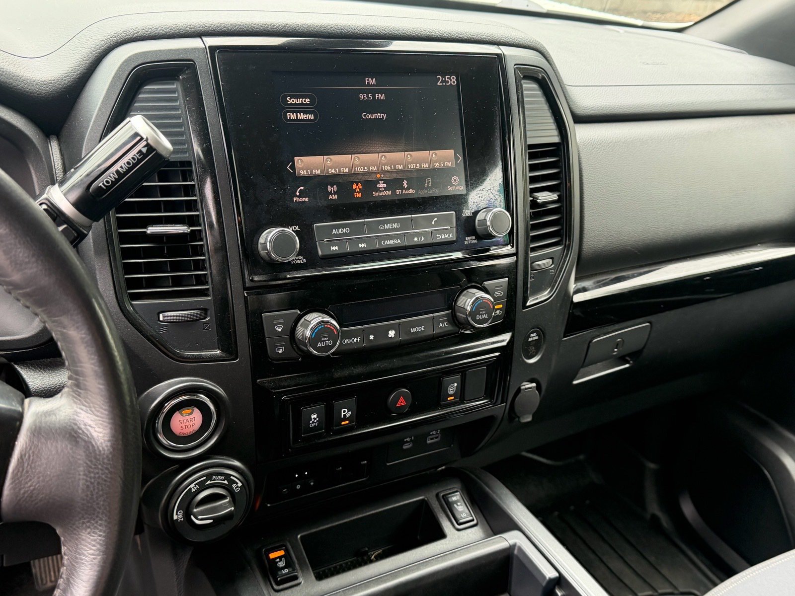 Used 2023 Nissan Titan SV w/ SV Convenience Package AWD/4WD image 23