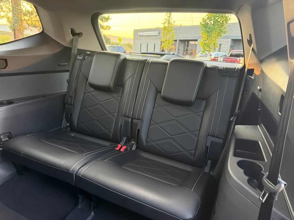 Used 2025 Volkswagen Atlas SE AWD/4WD image 23