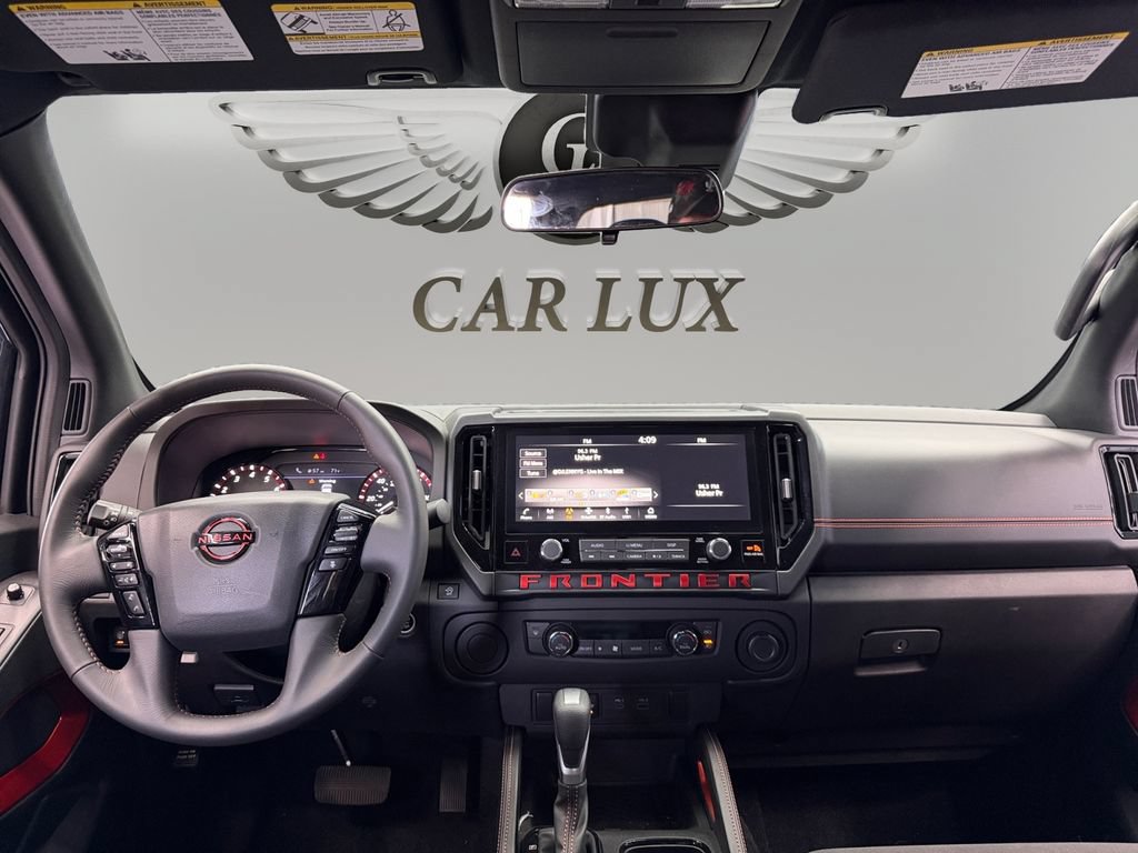 Used 2025 Nissan Frontier Pro-X RWD image 11