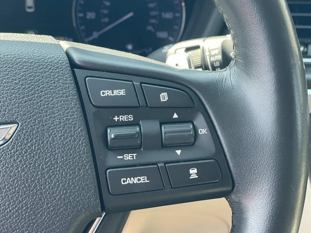 Used 2017 Genesis G80 3.8 w/ Option Group 03 RWD image 9