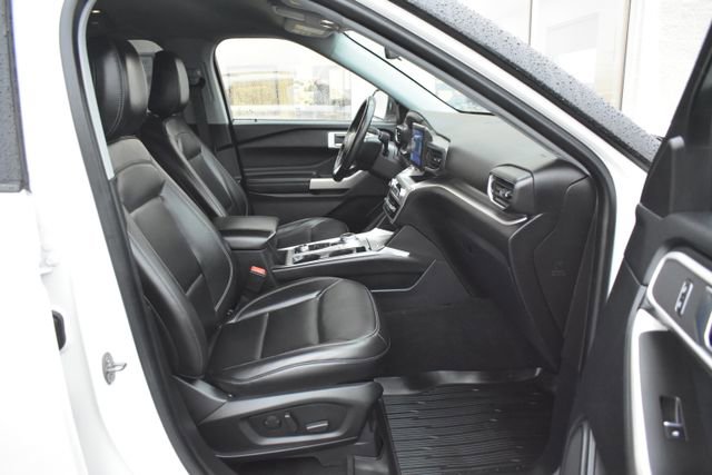 Used 2022 Ford Explorer XLT w/ Equipment Group 202A image 44