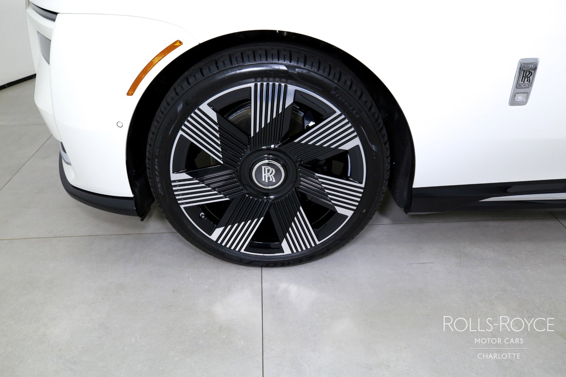 New 2025 Rolls-Royce Spectre w/ Spectre Enhancement Package AWD/4WD image 34