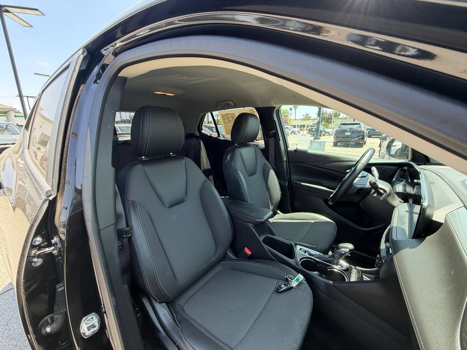 Used 2025 Buick Encore GX Preferred AWD/4WD image 35