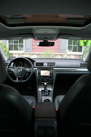 Used 2017 Volkswagen Passat 1.8T SE FWD image 19