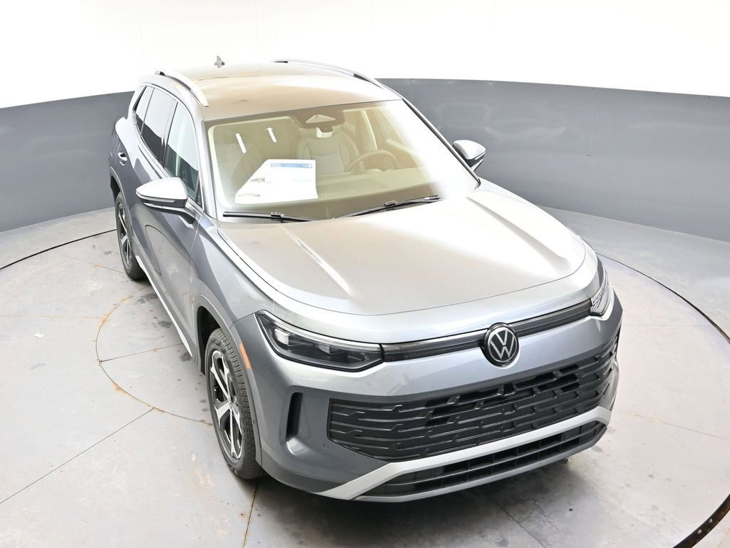 New 2026 Volkswagen Tiguan SE image 43
