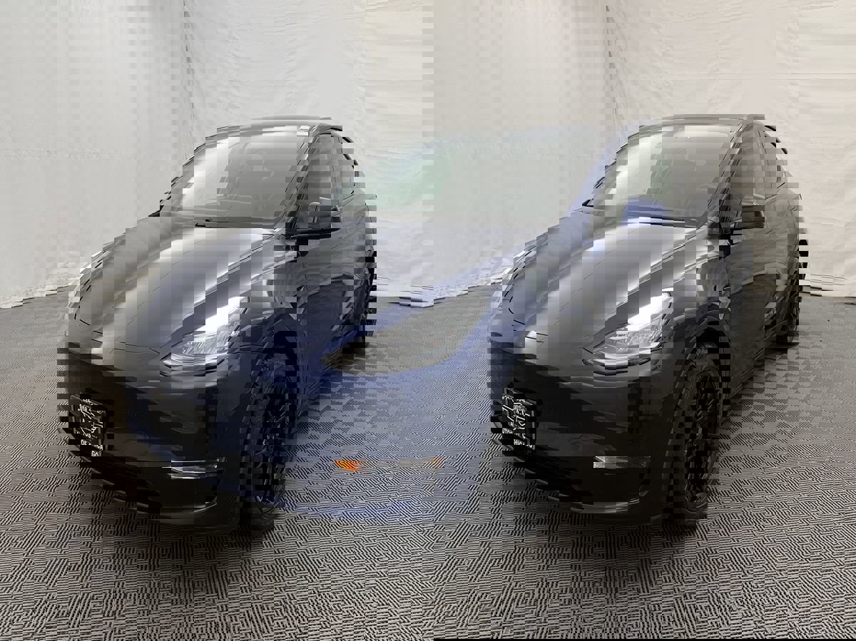 Used 2020 Tesla Model Y Long Range image 2