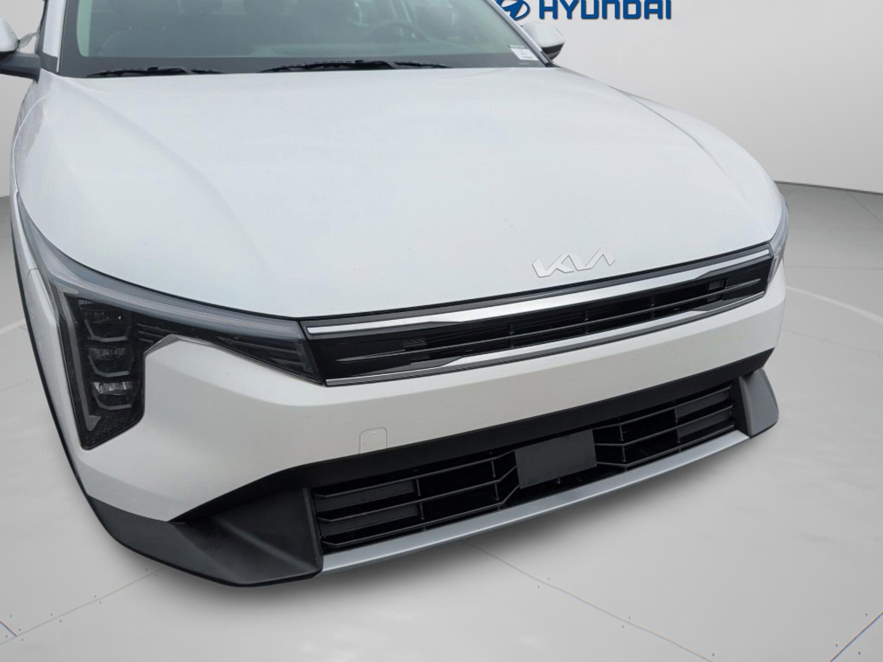 Used 2025 Kia K4 EX image 6