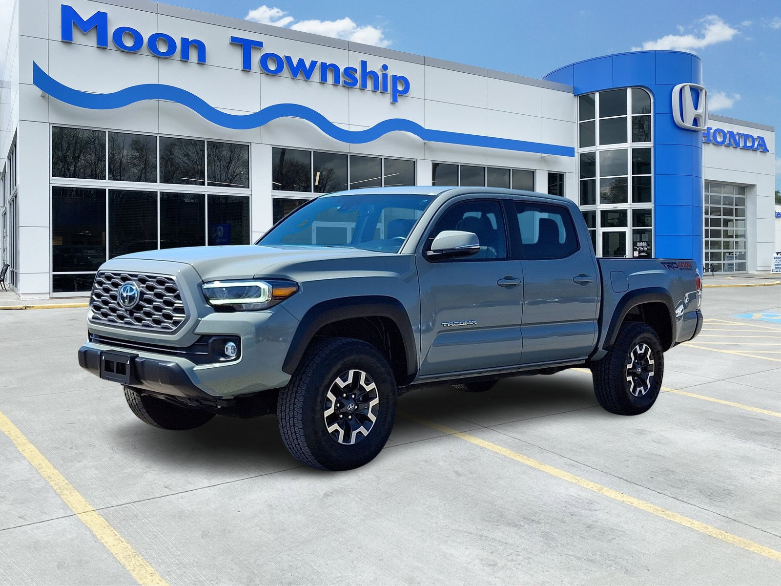 Used 2023 Toyota Tacoma TRD Off-Road w/ TRD Premium Off Road Package image 3
