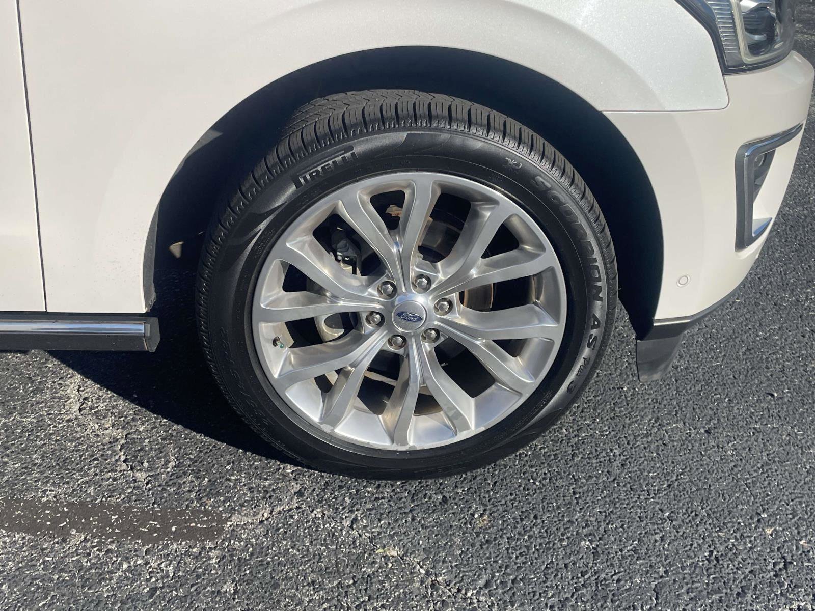 Used 2019 Ford Expedition Limited w/ Equipment Group 302A image 3