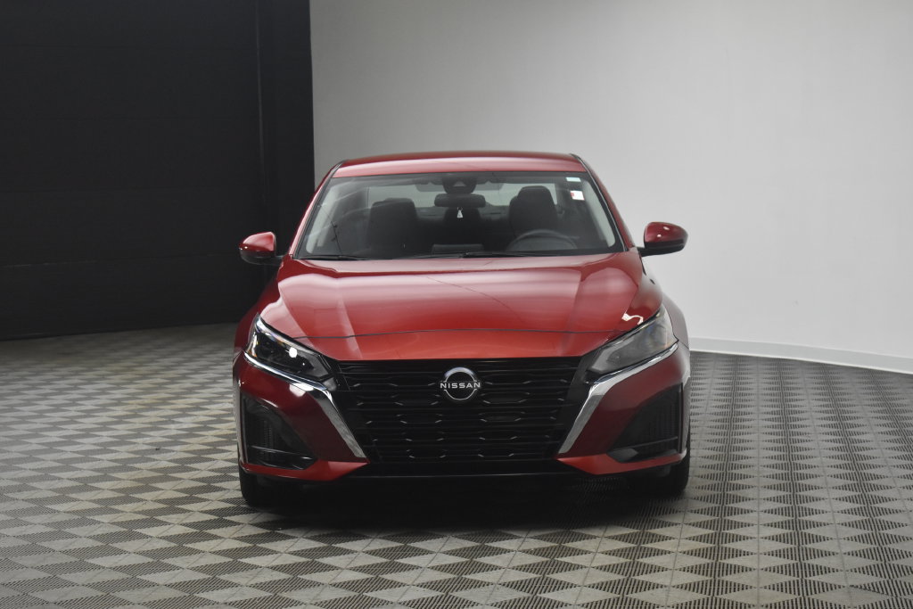 Used 2023 Nissan Altima 2.5 SV AWD/4WD image 16