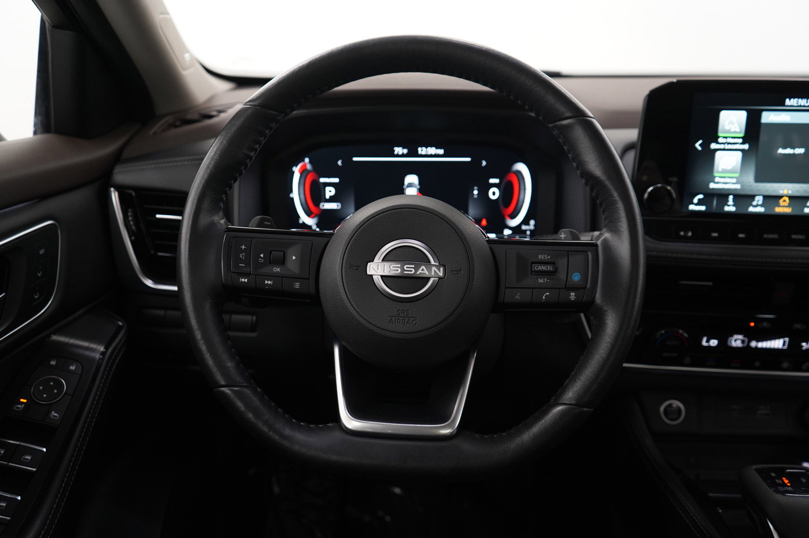 Used 2022 Nissan Rogue Platinum w/ Head-Up Display Package image 15