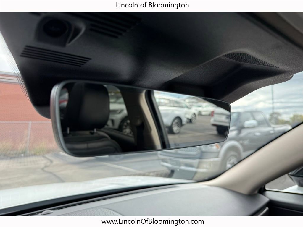 New 2025 Lincoln Corsair Reserve w/ Towing Package image 17