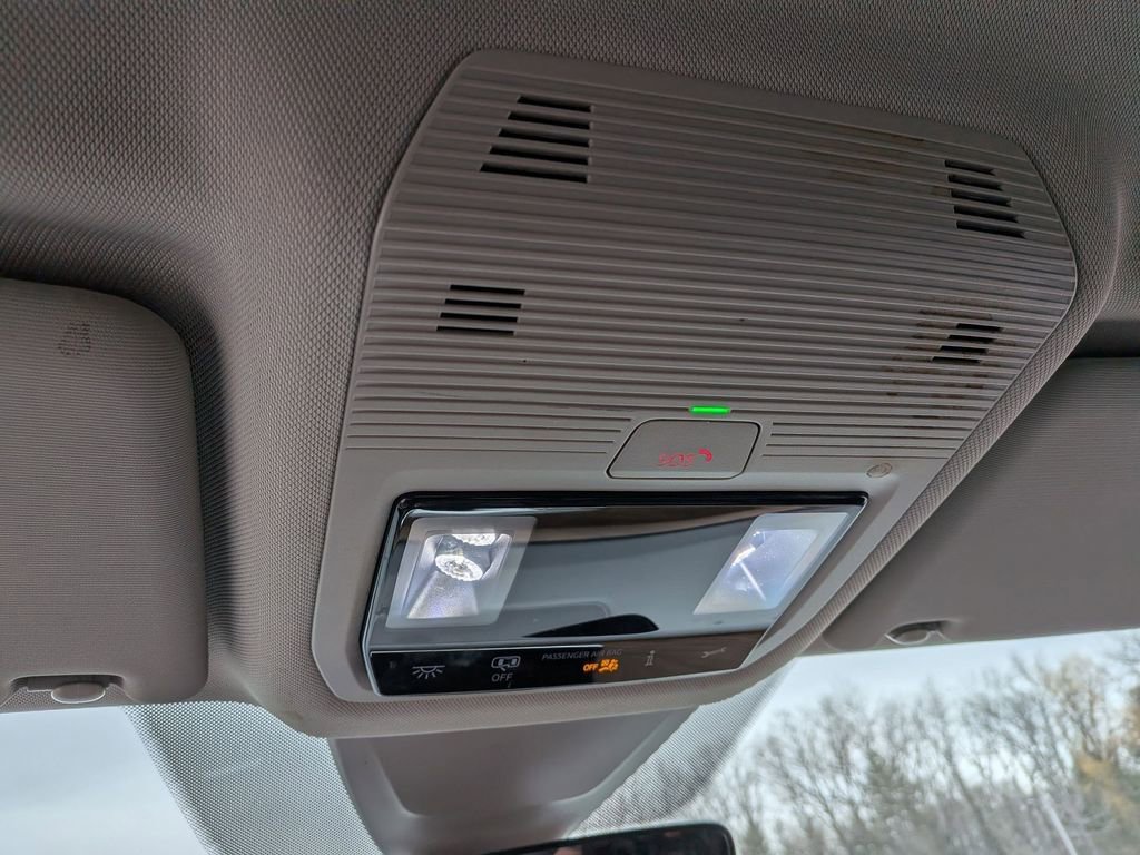 Used 2024 Volkswagen Atlas SE image 15