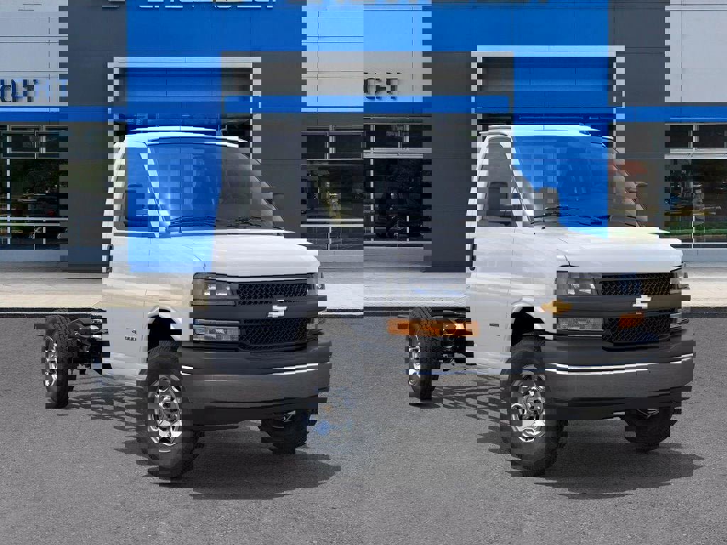 New 2026 Chevrolet Express 3500 image 7