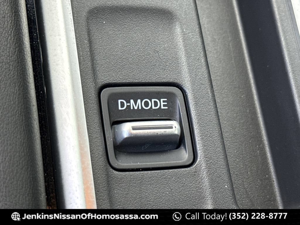 Certified 2022 Nissan Pathfinder SL w/ SL Premium Package FWD image 40