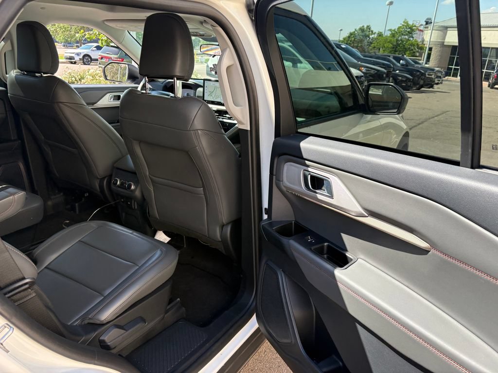 Certified 2025 Ford Explorer Active w/ Active Comfort Package AWD/4WD image 30