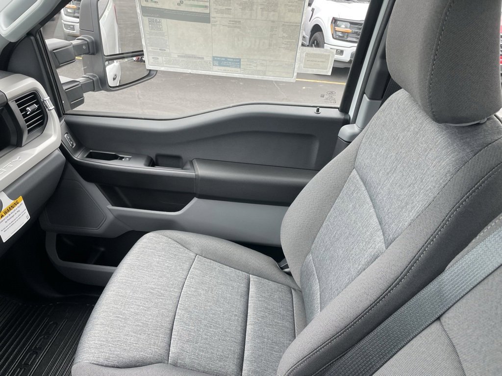 New 2026 Ford F350 XL w/ XL Chrome Package image 23